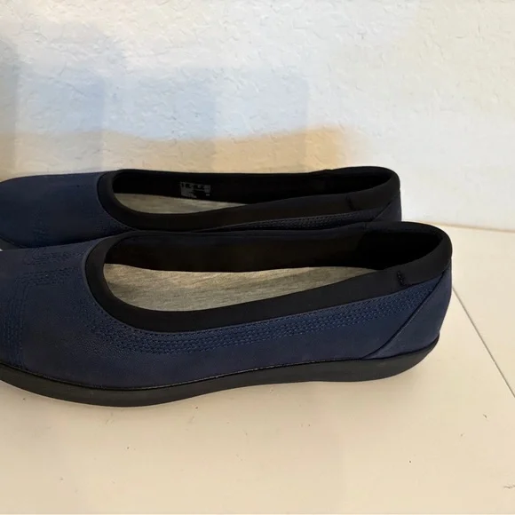 Women's navy Clarks CLOUD STEPPERS Ayla low ballet slip on flats / shoes , 9.5 - Picture 3 of 4